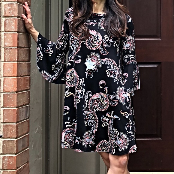 ✨LAST ONE✨Bell black paisley print swing dress - Picture 3 of 8